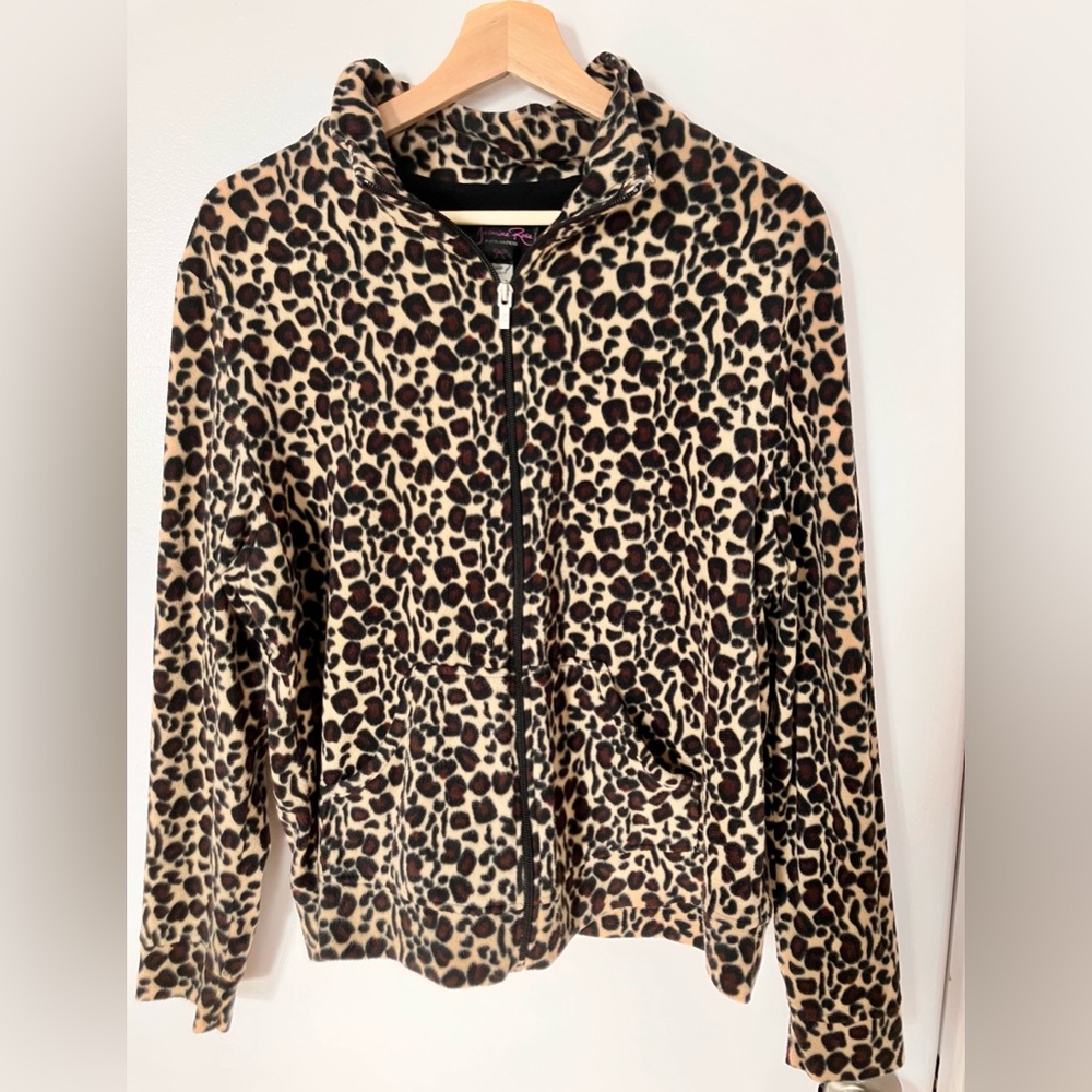 Leaopard Print fuzzy sweater